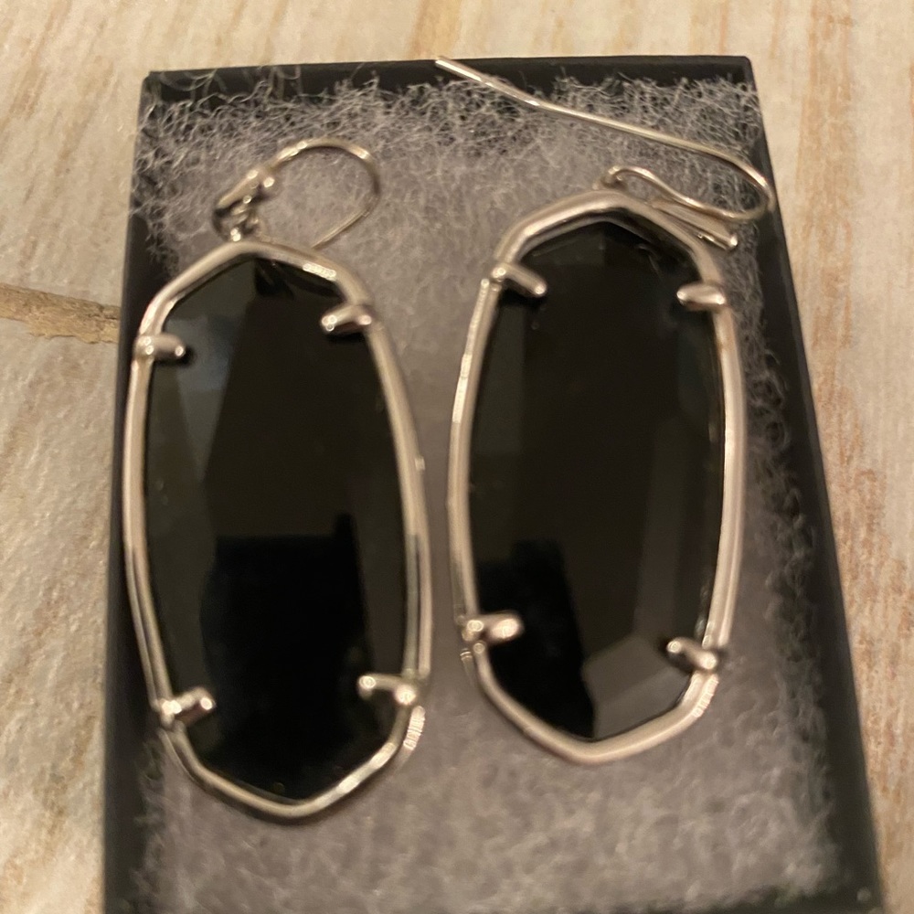 Kendra Scott Faceted Elle black - silver tone EXCELLENT CONDITION worn once